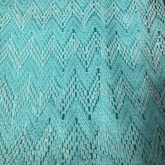 Maurices Tank Top Womens Medium Open Knit Layered Criss Cross Back Chevron 🎃 - Picture 2 of 12